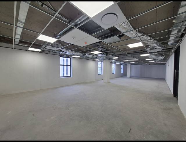 178M² OFFICE TO LET IN GLENADRIENNE EAST